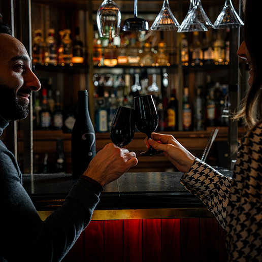 Пара отмечает годовщину свадьбы в ресторане Dans le Noir?