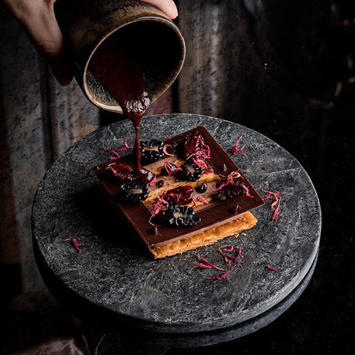 Изысканный десерт на девичник в ресторане Dans le Noir?